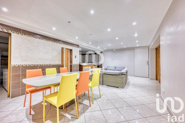 Maison traditionnelle 8 pièces de 340 m² à Champigny-sur-Marne (94500)