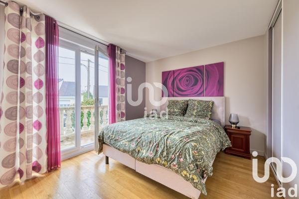 Maison traditionnelle 8 pièces de 340 m² à Champigny-sur-Marne (94500)