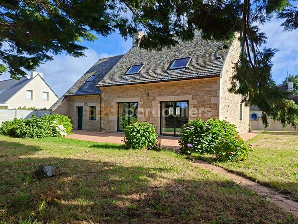Vente
                Maison143,66 m² - 5 Pièces -
                    CANCALE (35260)