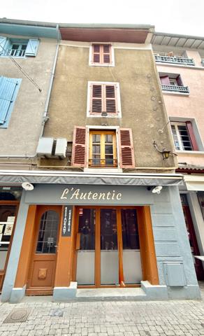 IMMEUBLE DE CARACTÈRE EN PLEIN CENTRE DE FOIX ? RESTAURANT EN ACTIVITÉ ET FORT POTENTIEL