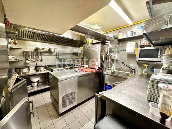 IMMEUBLE DE CARACTÈRE EN PLEIN CENTRE DE FOIX ? RESTAURANT EN ACTIVITÉ ET FORT POTENTIEL