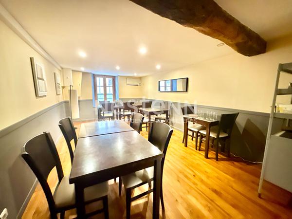 IMMEUBLE DE CARACTÈRE EN PLEIN CENTRE DE FOIX ? RESTAURANT EN ACTIVITÉ ET FORT POTENTIEL