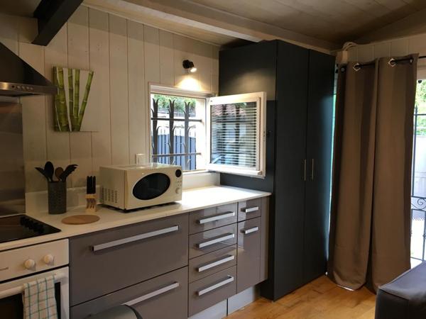 CARPENTRAS - A 18 MINUTES D'AVIGNON  - STUDIO A LOUER A 520€ - QUARTIER RESIDENTIEL