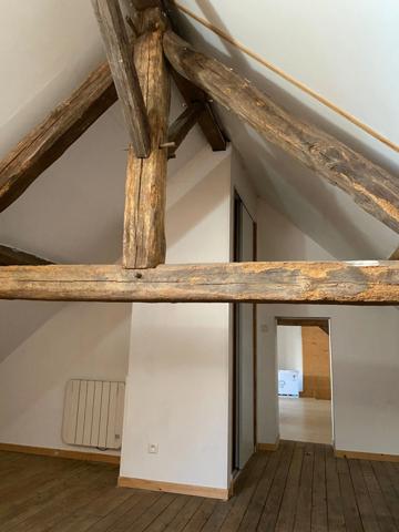 Maison de ville rénovée 147m² avec cour 49 900 €