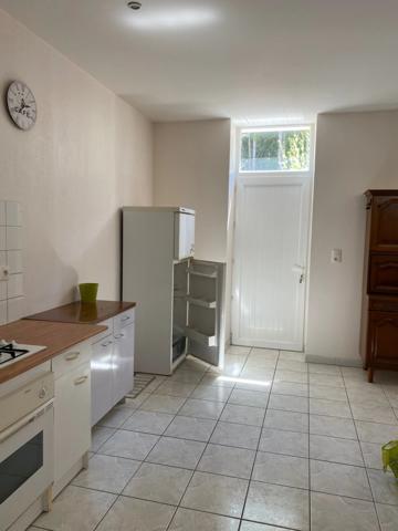 Maison de ville rénovée 147m² avec cour 49 900 €