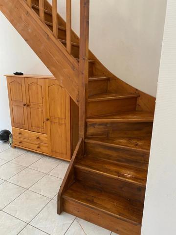 Maison de ville rénovée 147m² avec cour 49 900 €