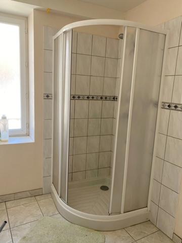 Maison de ville rénovée 147m² avec cour 49 900 €