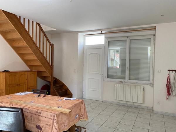 Maison de ville rénovée 147m² avec cour 49 900 €