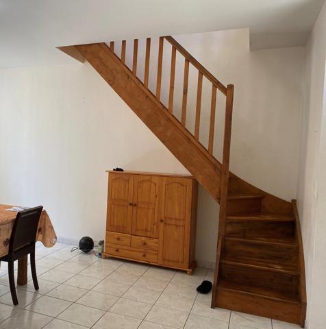 Maison de ville rénovée 147m² avec cour 49 900 €