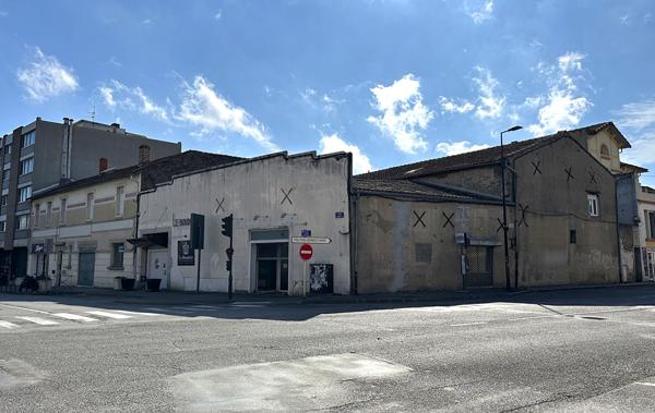 Bâtiment commercial 330 m² à rénover ? Emplacement stratégique à fort potentiel