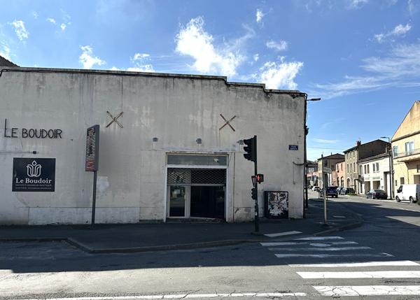 Bâtiment commercial 330 m² à rénover ? Emplacement stratégique à fort potentiel