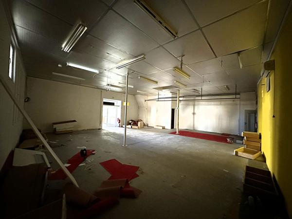Bâtiment commercial 330 m² à rénover ? Emplacement stratégique à fort potentiel