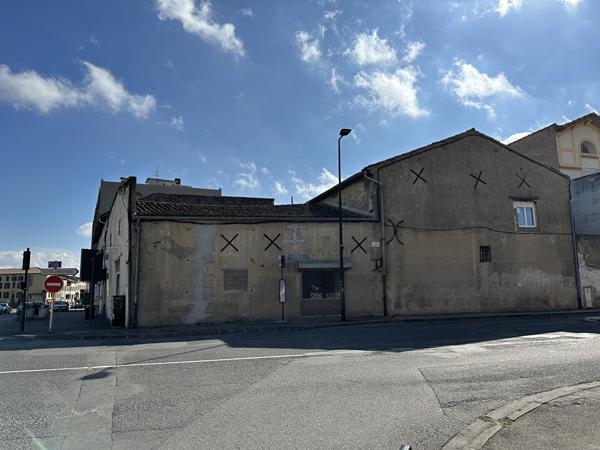 Bâtiment commercial 330 m² à rénover ? Emplacement stratégique à fort potentiel