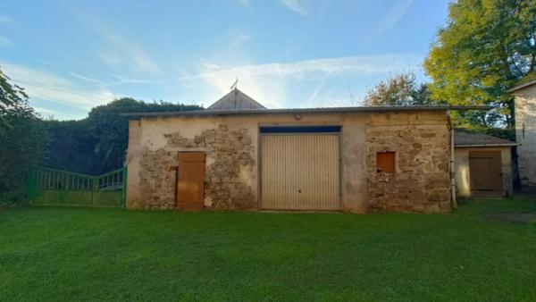 Jolie maison de village à faire revivre...