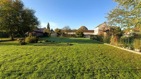 Jolie maison de village à faire revivre...