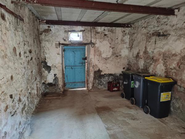 Jolie maison de village à faire revivre...