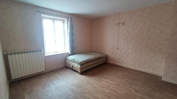 Jolie maison de village à faire revivre...