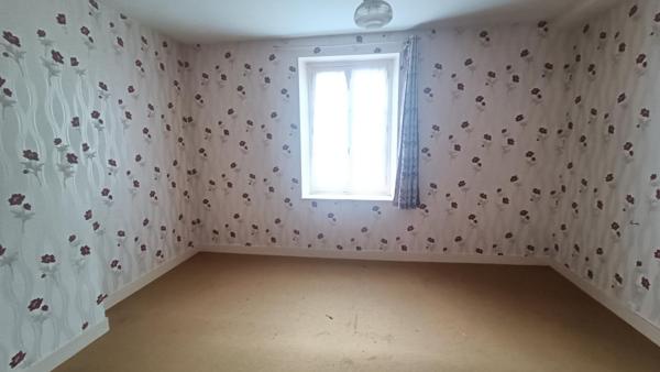 Jolie maison de village à faire revivre...