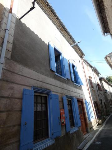 Maison T4 de 100m² avec cour de 30m², cave/atelier de 28m² et combles aménageables de 85m²