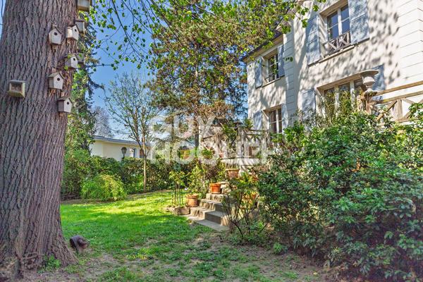 Belle maison à Croissy Sur Seine 8 pièce(s) 183 m2 sur 1000m2 de terrain