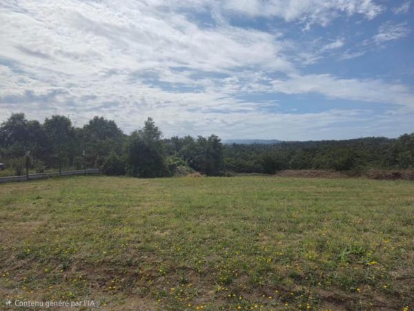 TERRAIN CONSTRUCTIBLE NON VIABILISE DE 435 m² – COMBOURG CAMPAGNE