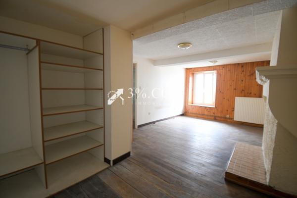 Maison de 76 m² à rénover avec 2 chambres et une cours Vaucouleurs (55140)
