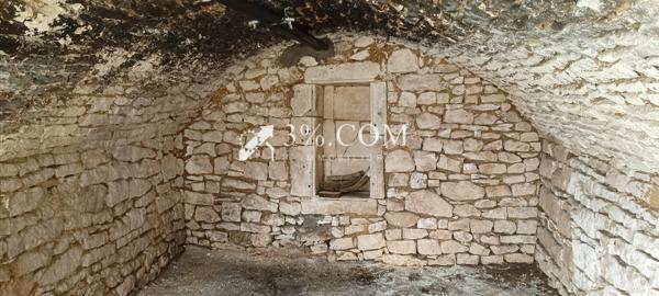 Maison de 76 m² à rénover avec 2 chambres et une cours Vaucouleurs (55140)