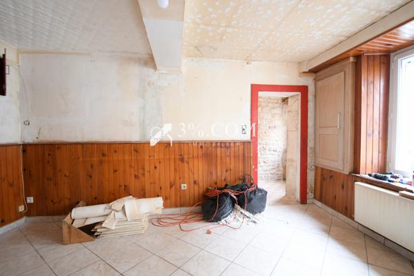 Maison de 76 m² à rénover avec 2 chambres et une cours Vaucouleurs (55140)