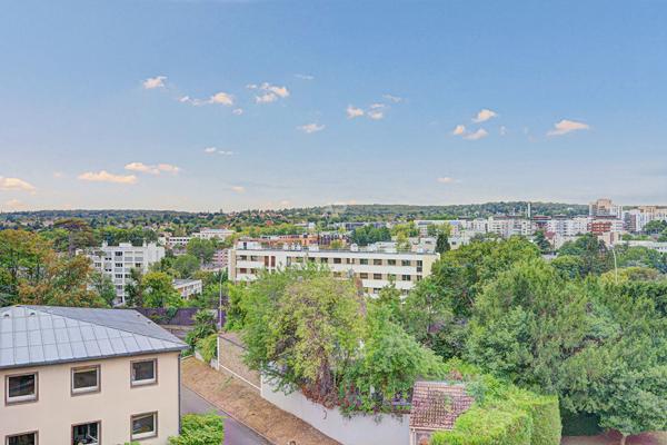 Appartement Saint Germain En Laye - Dernier étage - Terrasse - Vue panoramique - Plein Sud - 101m2 645 000 € **  - Référence  18551