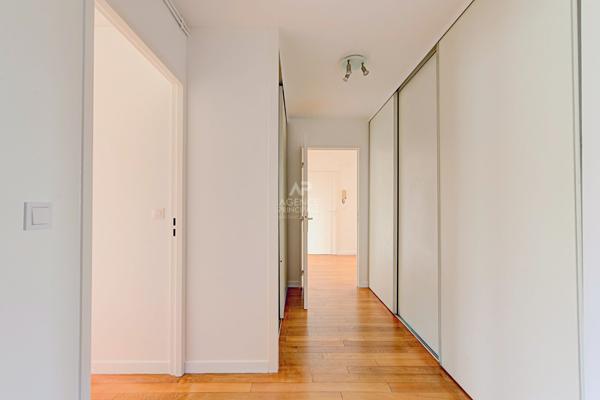 Appartement Saint Germain En Laye - Dernier étage - Terrasse - Vue panoramique - Plein Sud - 101m2 645 000 € **  - Référence  18551