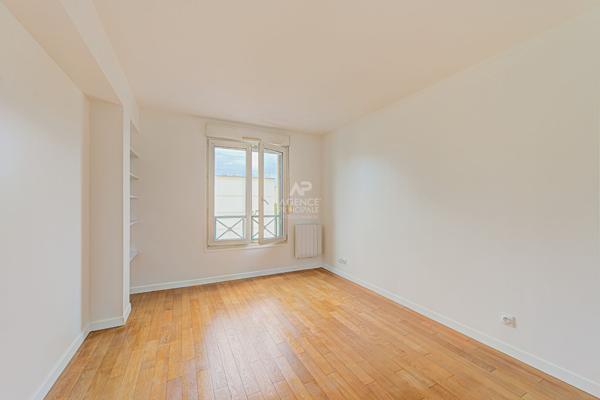 Appartement Saint Germain En Laye - Dernier étage - Terrasse - Vue panoramique - Plein Sud - 101m2 645 000 € **  - Référence  18551