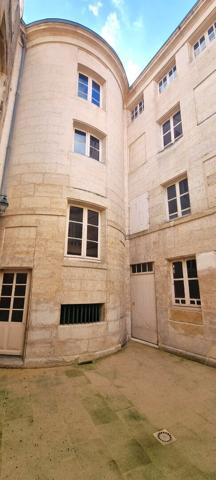 NIORT CENTRE ? Hôtel particulier de caractère ? Fin XVIIIe siècle, Niort 79000