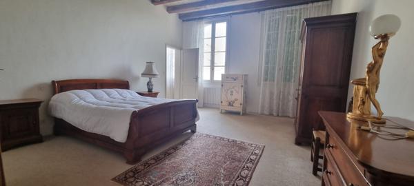 NIORT CENTRE ? Hôtel particulier de caractère ? Fin XVIIIe siècle, Niort 79000