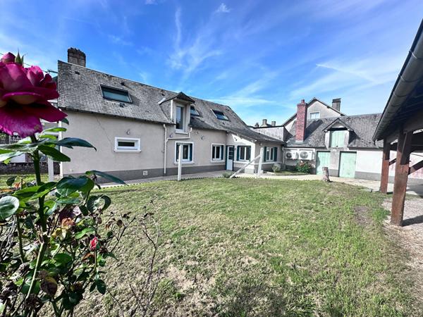 Vente jolie maison rénovée avec goût de 94.77 m² comprenant 3 chambres au coeur de Mayet (72360)