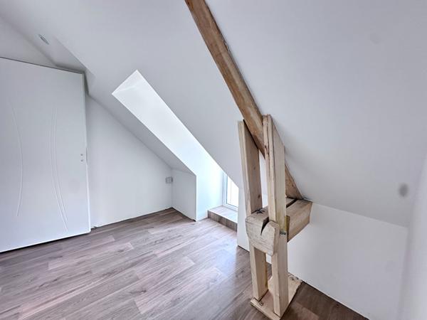 Vente jolie maison rénovée avec goût de 94.77 m² comprenant 3 chambres au coeur de Mayet (72360)