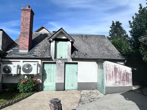 Vente jolie maison rénovée avec goût de 94.77 m² comprenant 3 chambres au coeur de Mayet (72360)