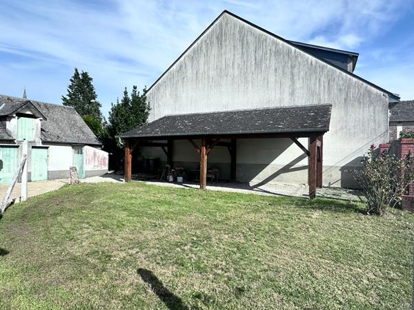 Vente jolie maison rénovée avec goût de 94.77 m² comprenant 3 chambres au coeur de Mayet (72360)