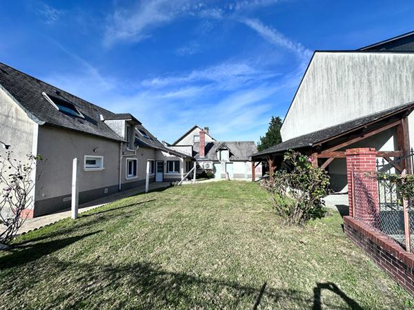 Vente jolie maison rénovée avec goût de 94.77 m² comprenant 3 chambres au coeur de Mayet (72360)