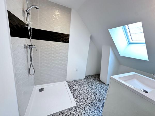 Vente jolie maison rénovée avec goût de 94.77 m² comprenant 3 chambres au coeur de Mayet (72360)