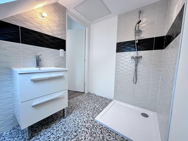 Vente jolie maison rénovée avec goût de 94.77 m² comprenant 3 chambres au coeur de Mayet (72360)