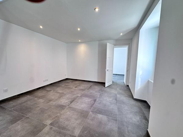 Vente jolie maison rénovée avec goût de 94.77 m² comprenant 3 chambres au coeur de Mayet (72360)