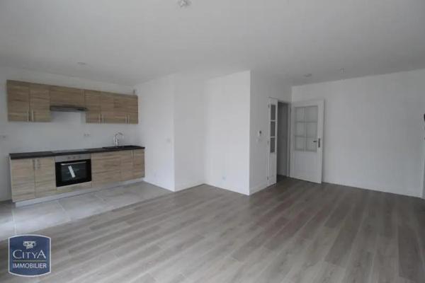 Appartement à louer 3 pièces 65.46m² Lucé (28110)