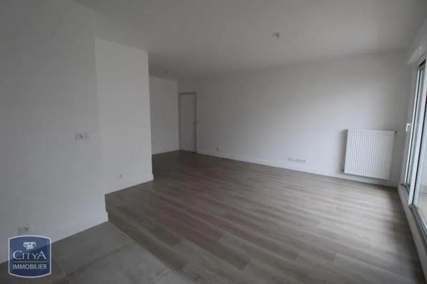 Appartement à louer 3 pièces 65.46m² Lucé (28110)