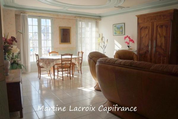 Dpt Sarthe (72), à vendre LA FERTE BERNARD maison P6 de 185 m² - Terrain de 275,00 m²