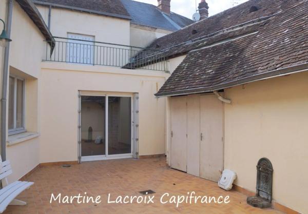 Dpt Sarthe (72), à vendre LA FERTE BERNARD maison P6 de 185 m² - Terrain de 275,00 m²