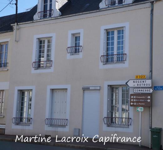 Dpt Sarthe (72), à vendre LA FERTE BERNARD maison P6 de 185 m² - Terrain de 275,00 m²