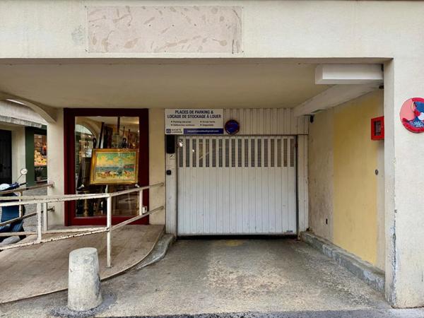 Parking / Box à vendre à Versailles (78000)