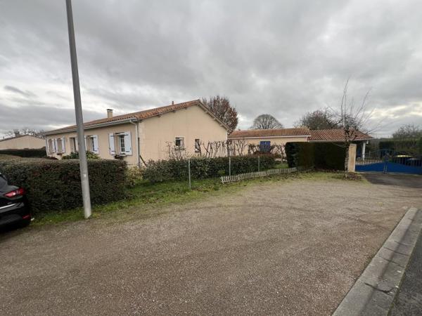 Vente / Pavillon à Confolens (16500)