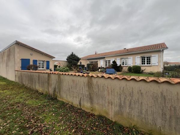 Vente / Pavillon à Confolens (16500)