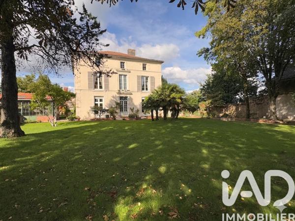 Maison à vendre 9 pièces 270 m² La Châtaigneraie